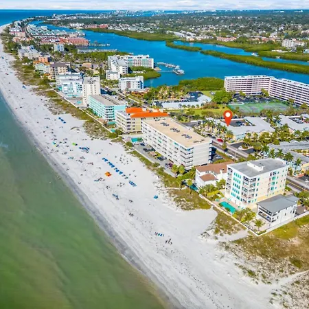 Gulf Coast Gem Private Condo - 2Bed, 1Bath, Sleeps 6, Across The Street From Beach & Gulf, Game Room, Pool